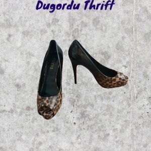 Woman's Size 8 1/2 Guess Patent Leather Leopard Heels Pumps 5 inch Open toe